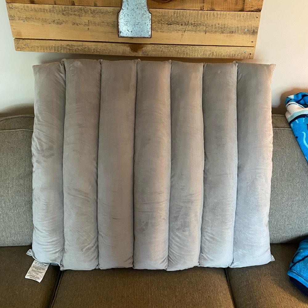 Dormify Cushioned Headboard